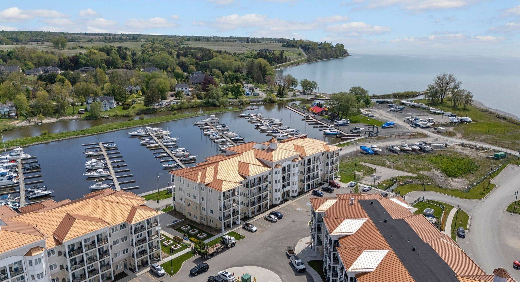 80 Shipway AVE #102, Clarington, ON L1B 0B6