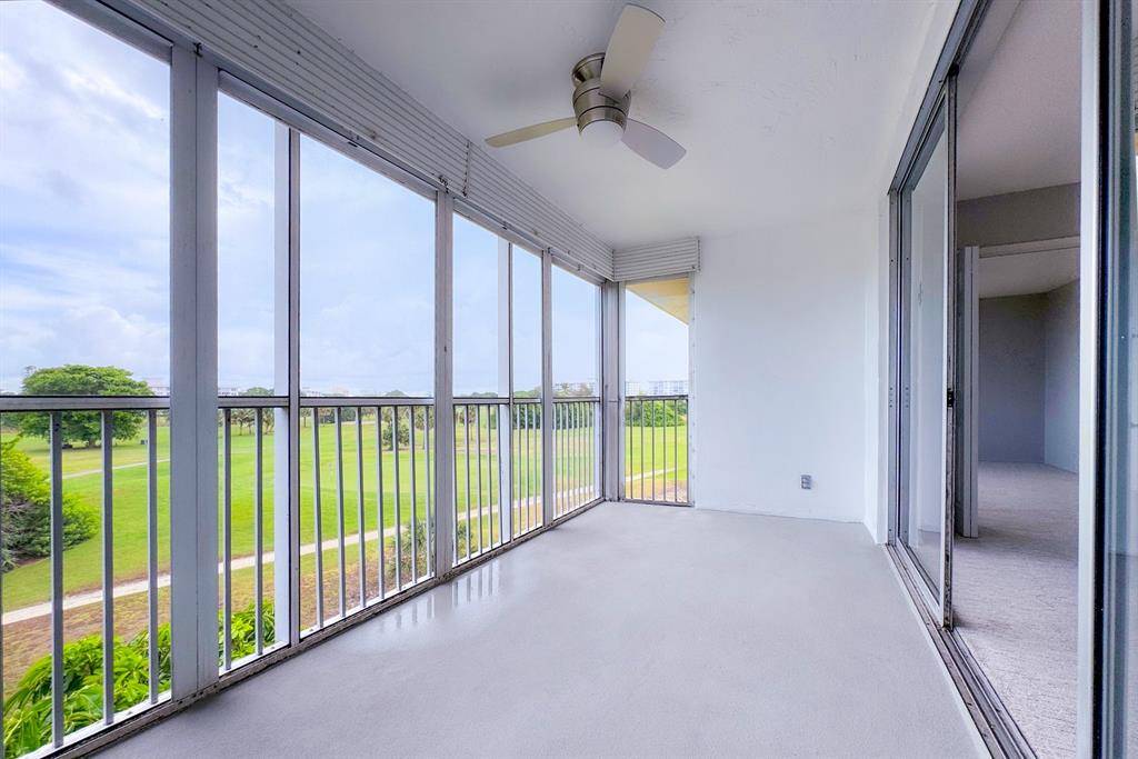 Pompano Beach, FL 33069,3051 S Palm Aire Dr #401