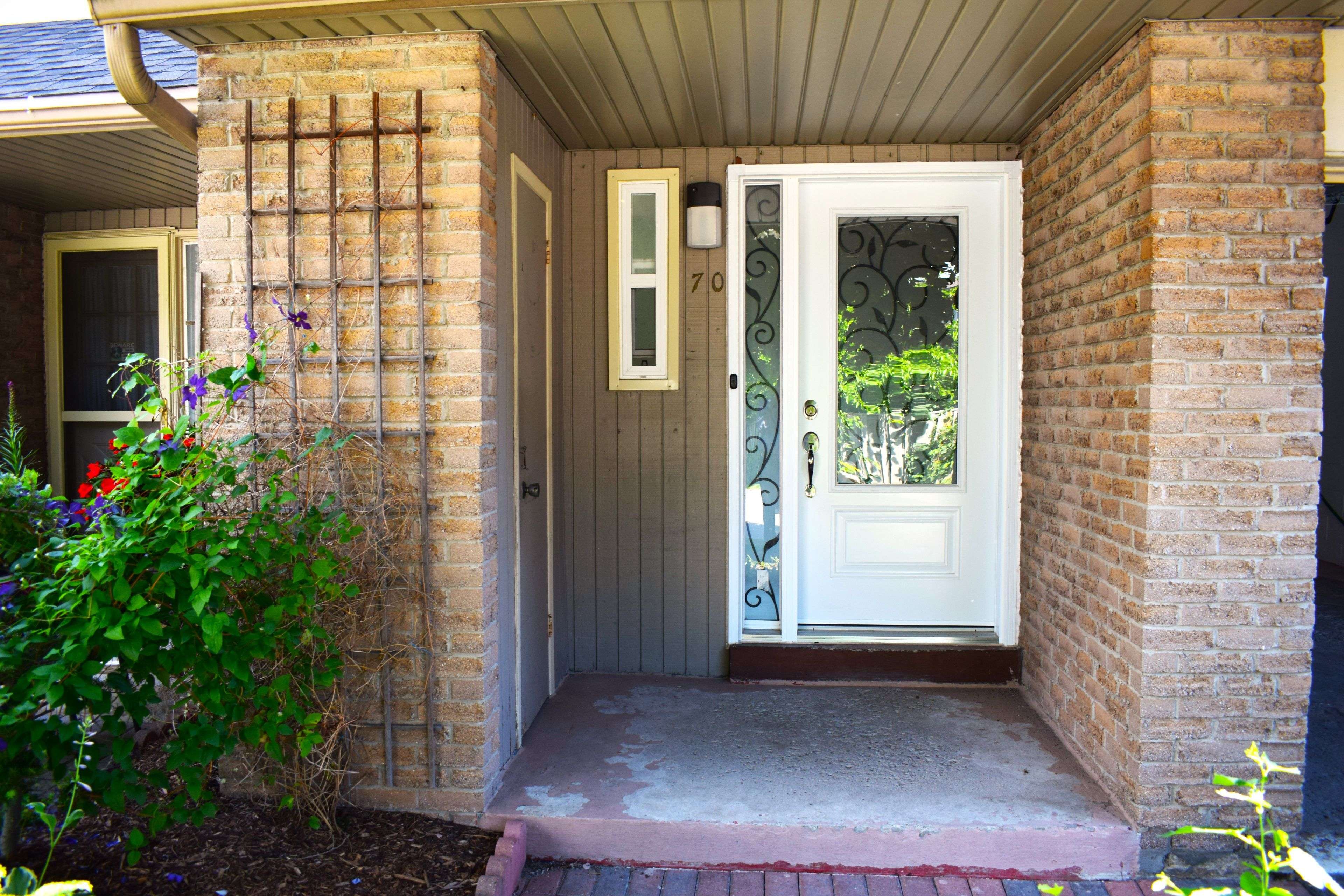 Markham, ON L3P 3W5,70 Knightsbridge WAY #33