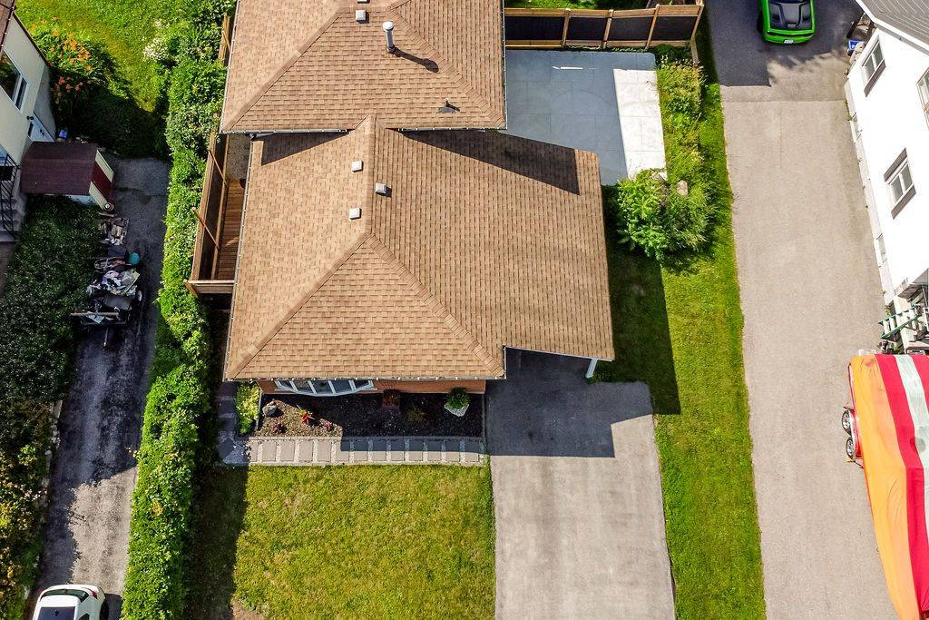 Orillia, ON L3V 2V5,21 ARGYLE AVE