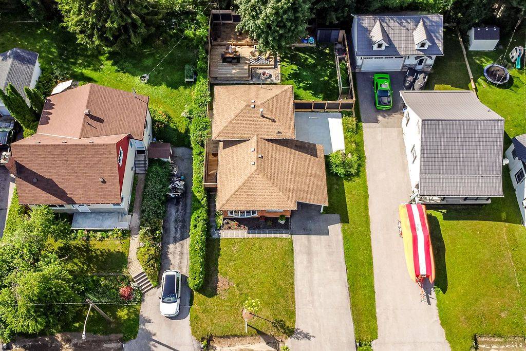 Orillia, ON L3V 2V5,21 ARGYLE AVE