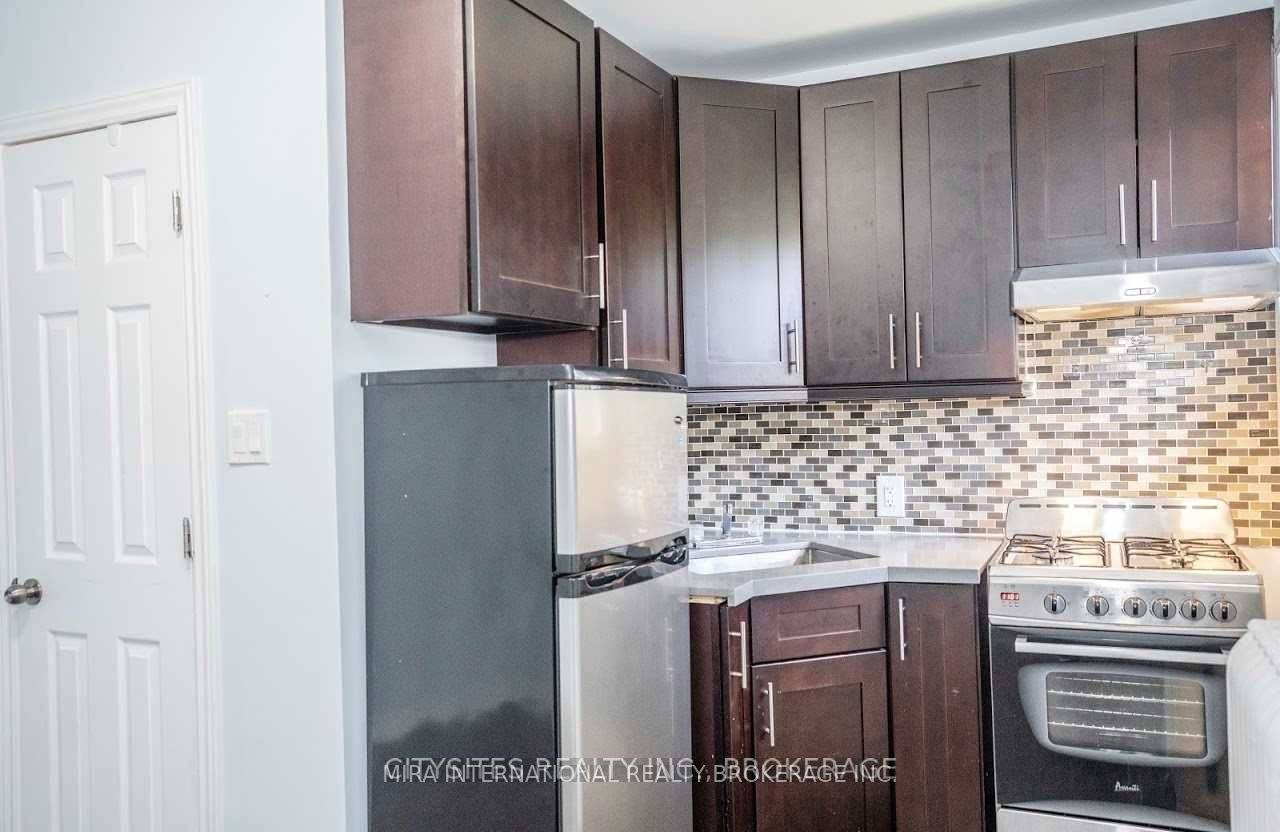 Toronto W01, ON M6K 1K7,70 Melbourne AVE #205