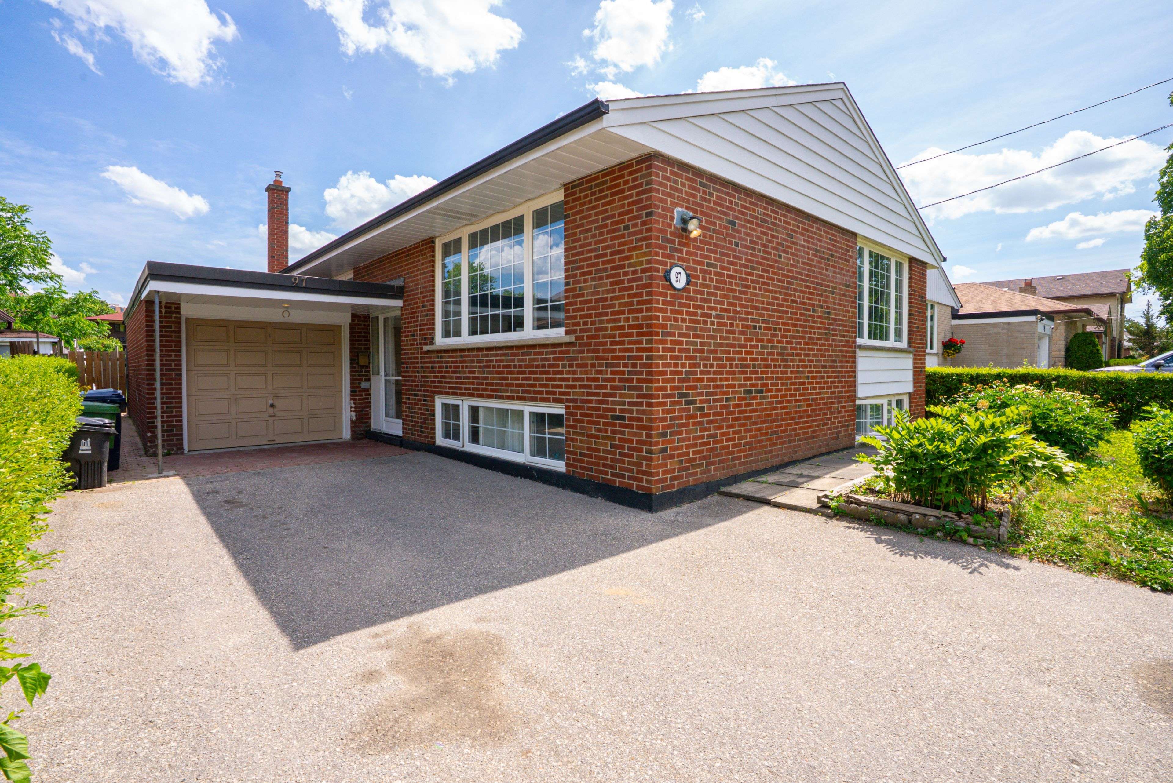 97 Westhampton DR, Toronto W09, ON M9R 1Y1