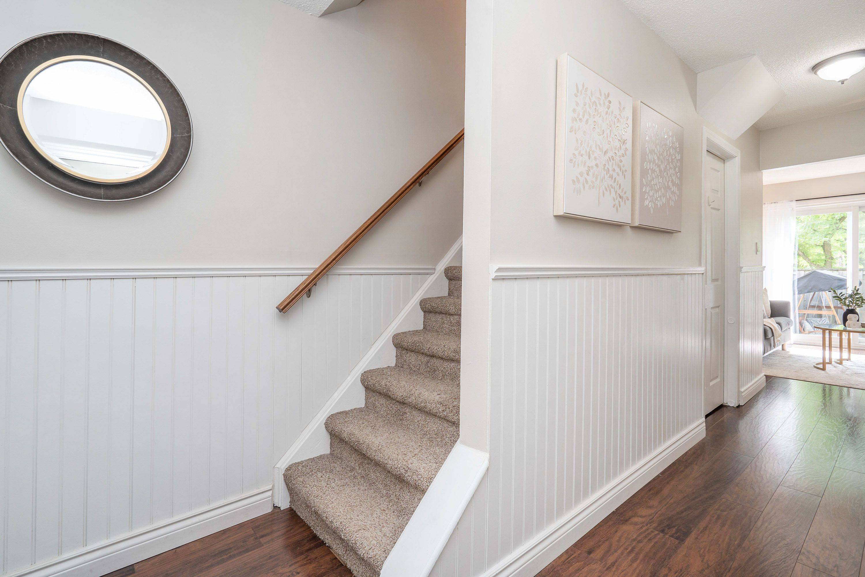 Milton, ON L9T 3Y9,341 Wilson DR #9