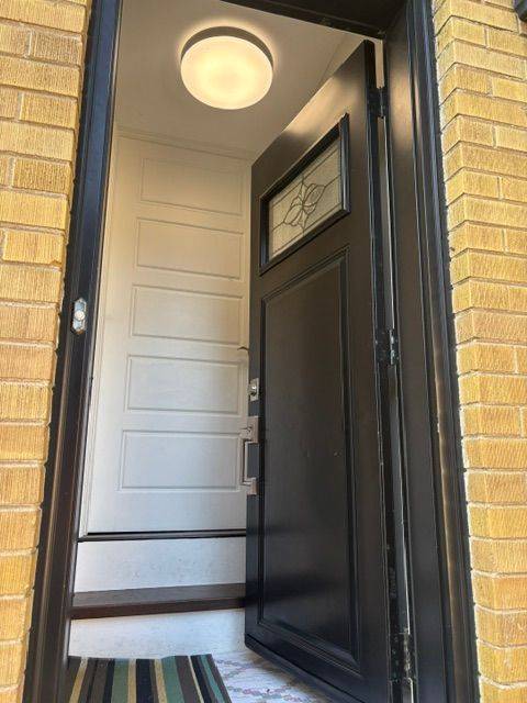 Mississauga, ON L5C 1S5,1341 Freeport DR #Bsmt