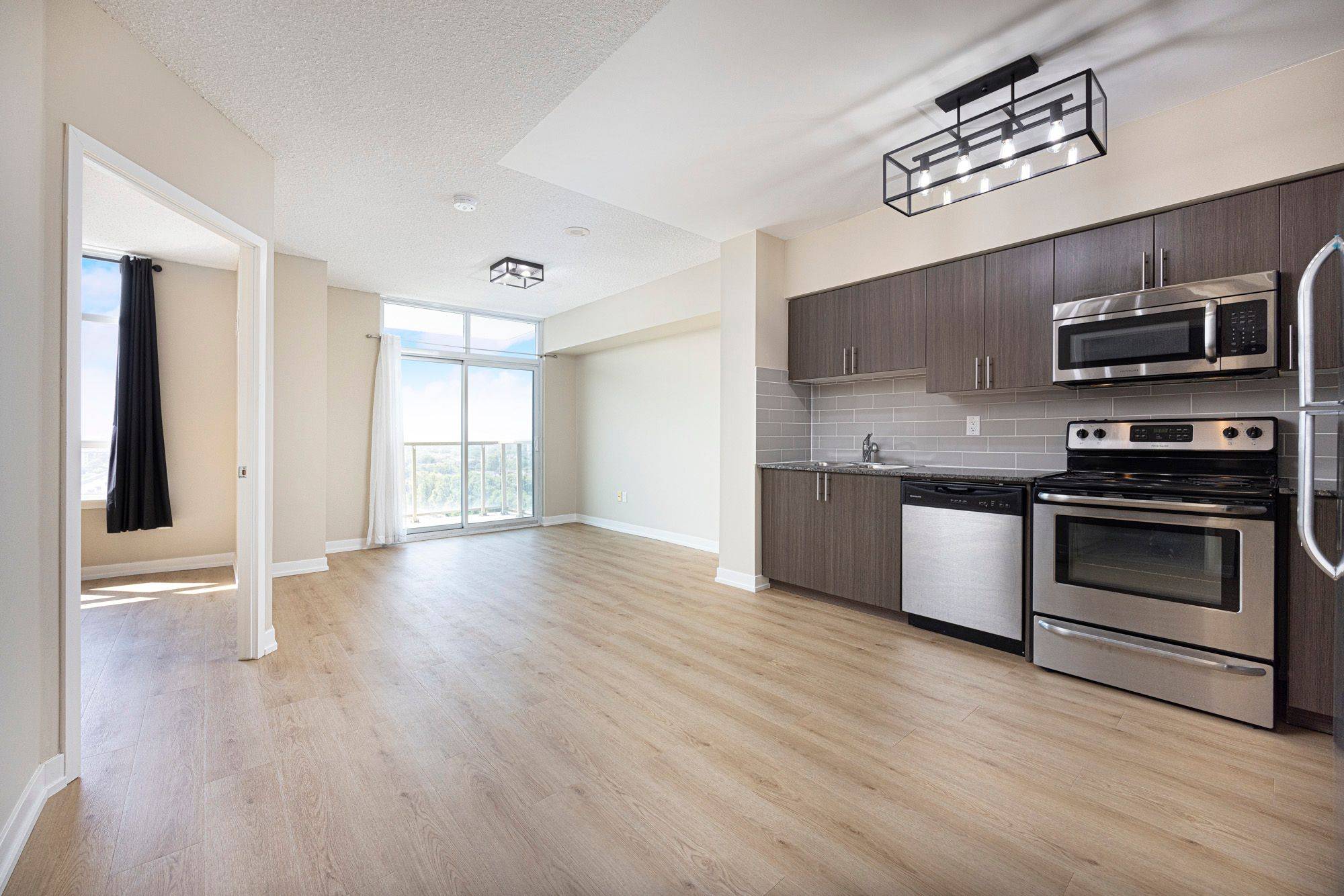 Toronto W02, ON M6H 4K5,812 Lansdowne AVE #1106