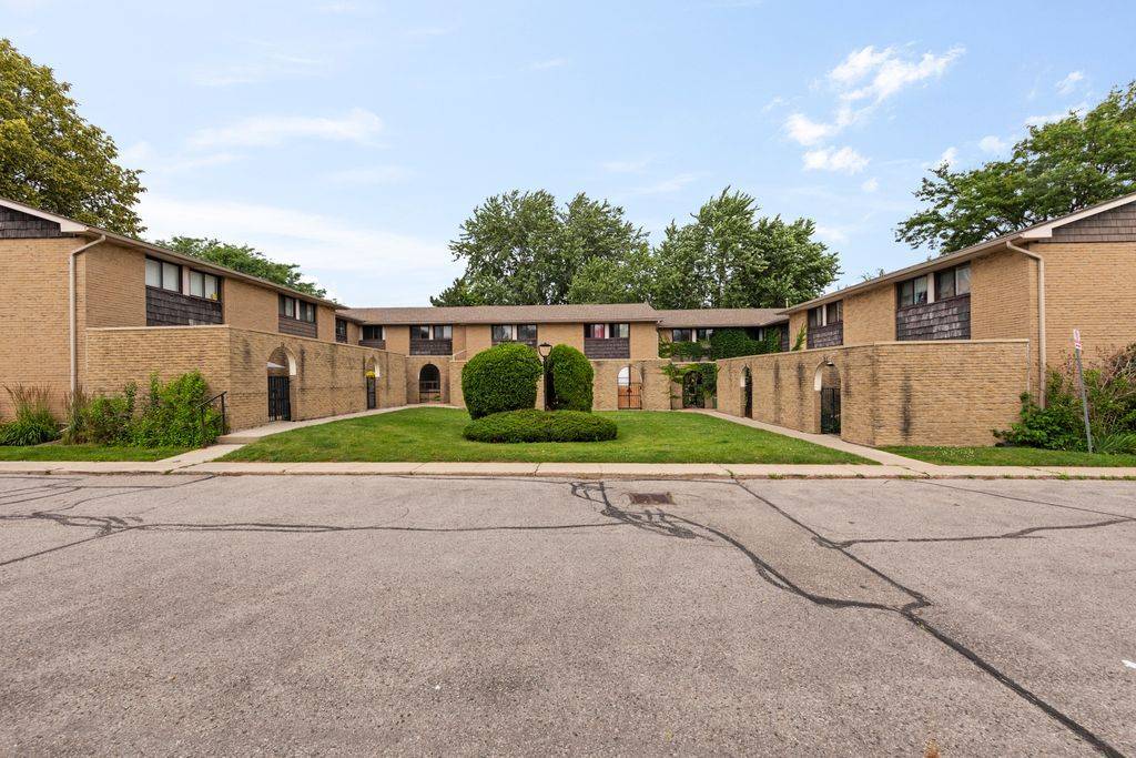 London South, ON N6E 1A4,500 Southdale RD E #18