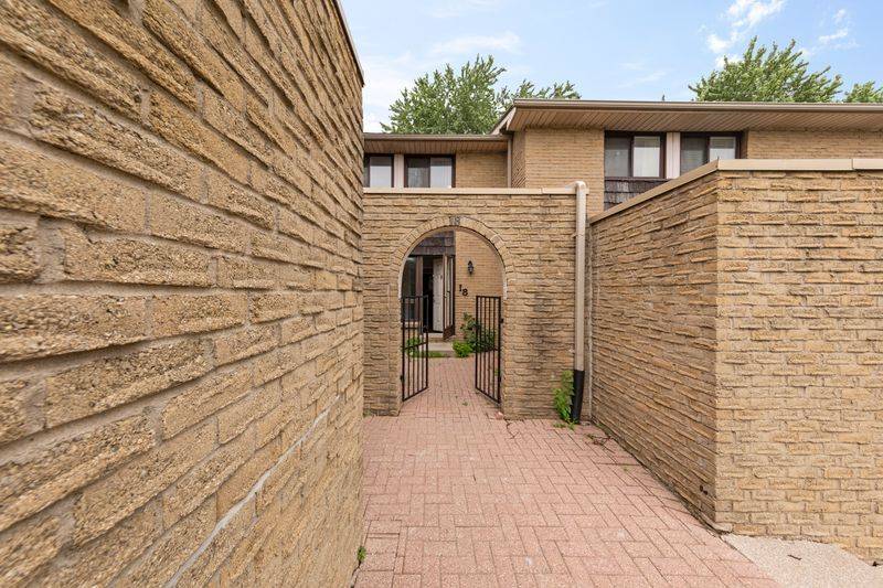 London South, ON N6E 1A4,500 Southdale RD E #18