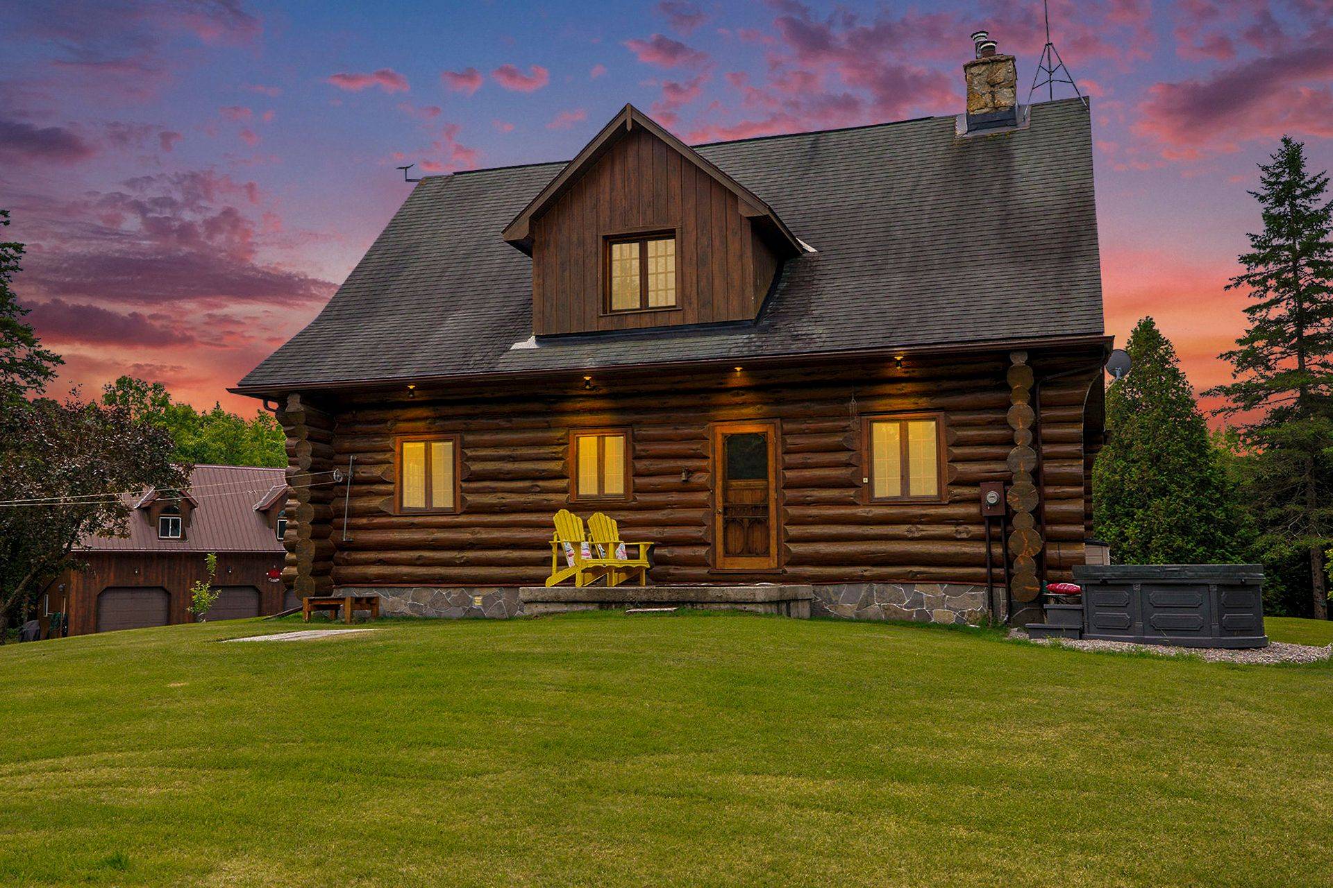 436 Weedmark RD, Montague, ON K7A 4S6