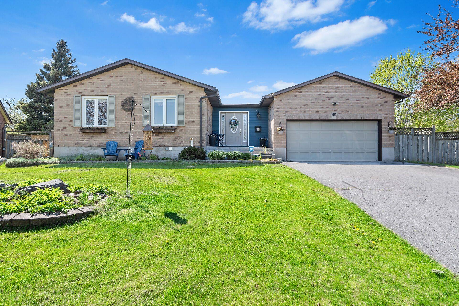 Loyalist, ON K7N 1W9,95 Nicholson CRES