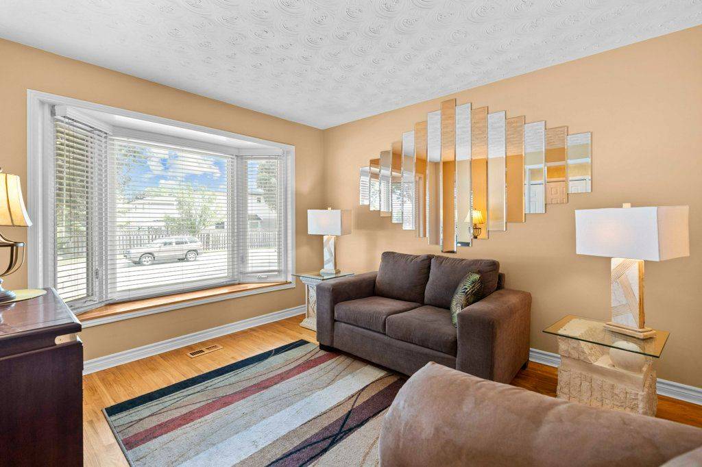 Hamilton, ON L8V 4W5,64 Abbot DR
