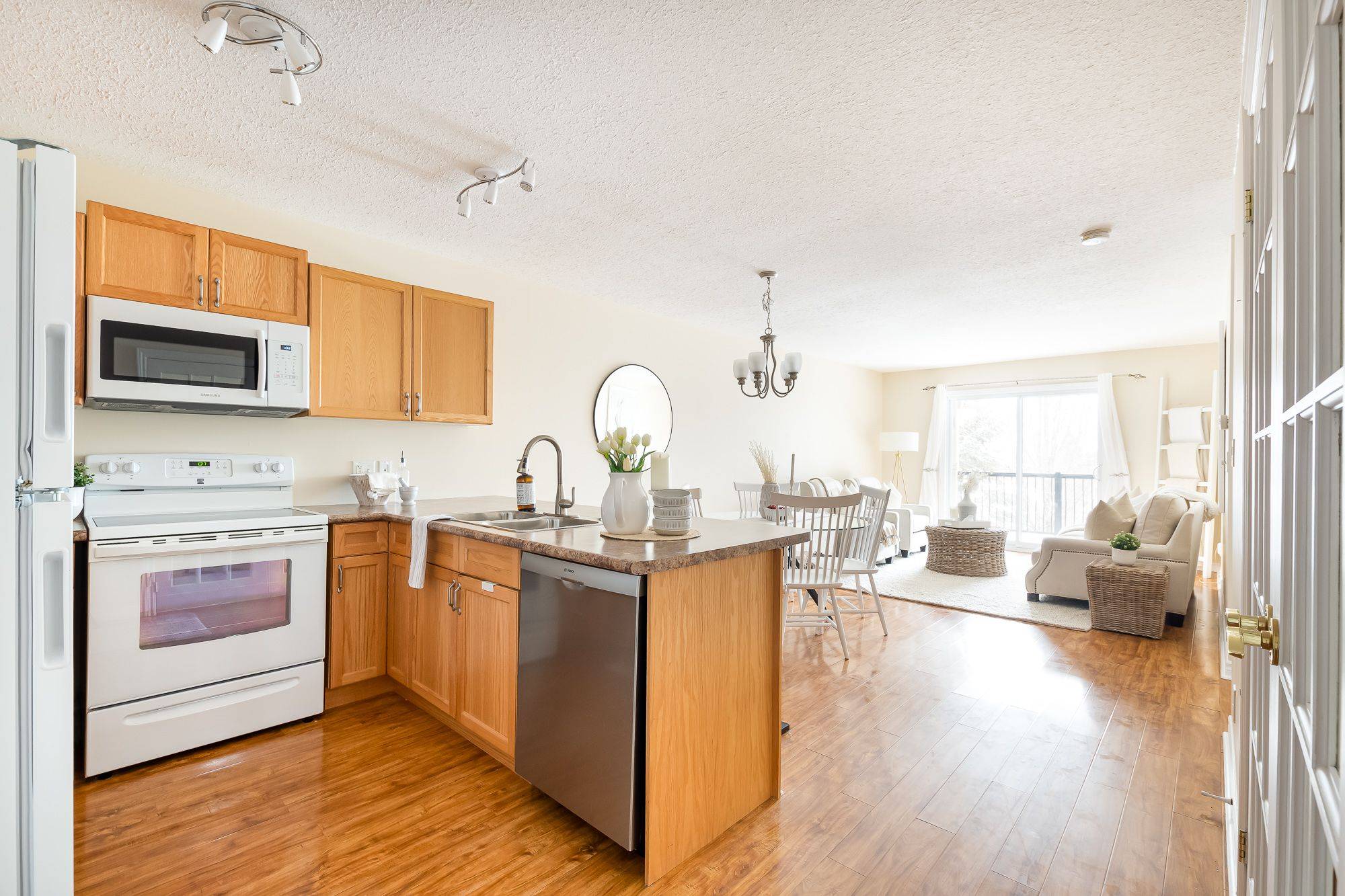 Huntsville, ON P1H 2R2,4 Legacy LN #203