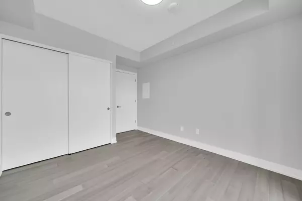 Toronto C01, ON M5S 2H7,664 Spadina AVE #601