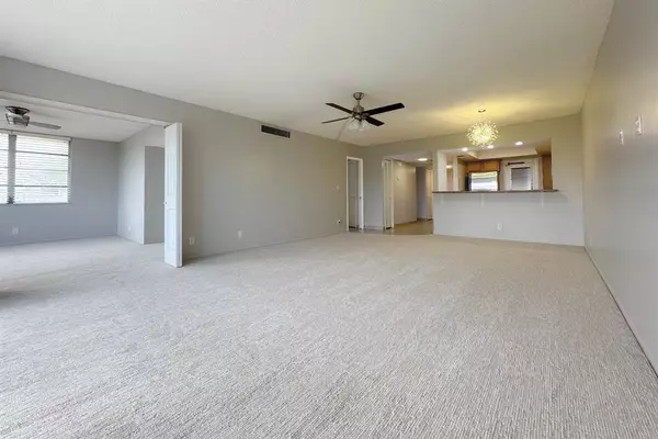 3051 S Palm Aire Dr #401, Pompano Beach, FL 33069