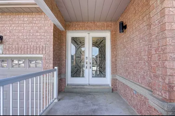 Newmarket, ON L3X 2X7,456 Woodspring AVE