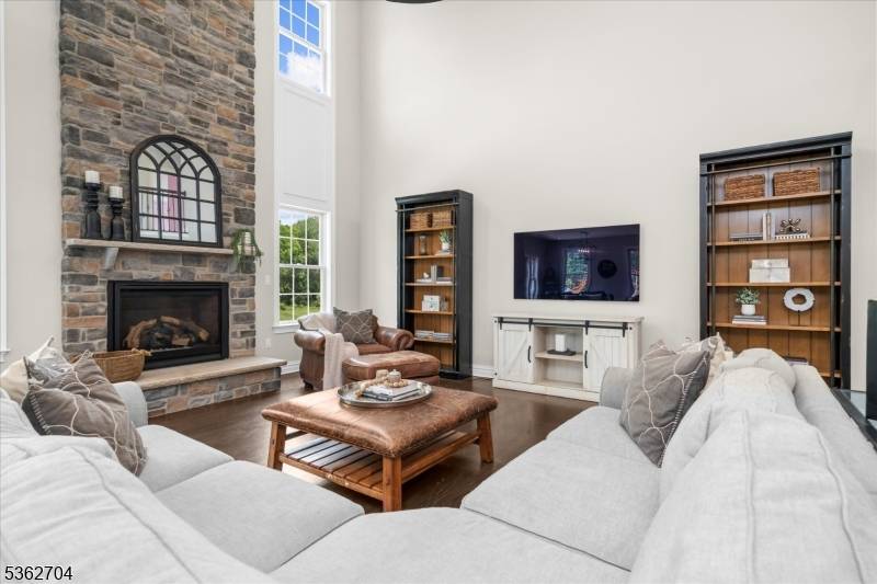 Raritan Twp., NJ 08551,18 Robin Hill Way