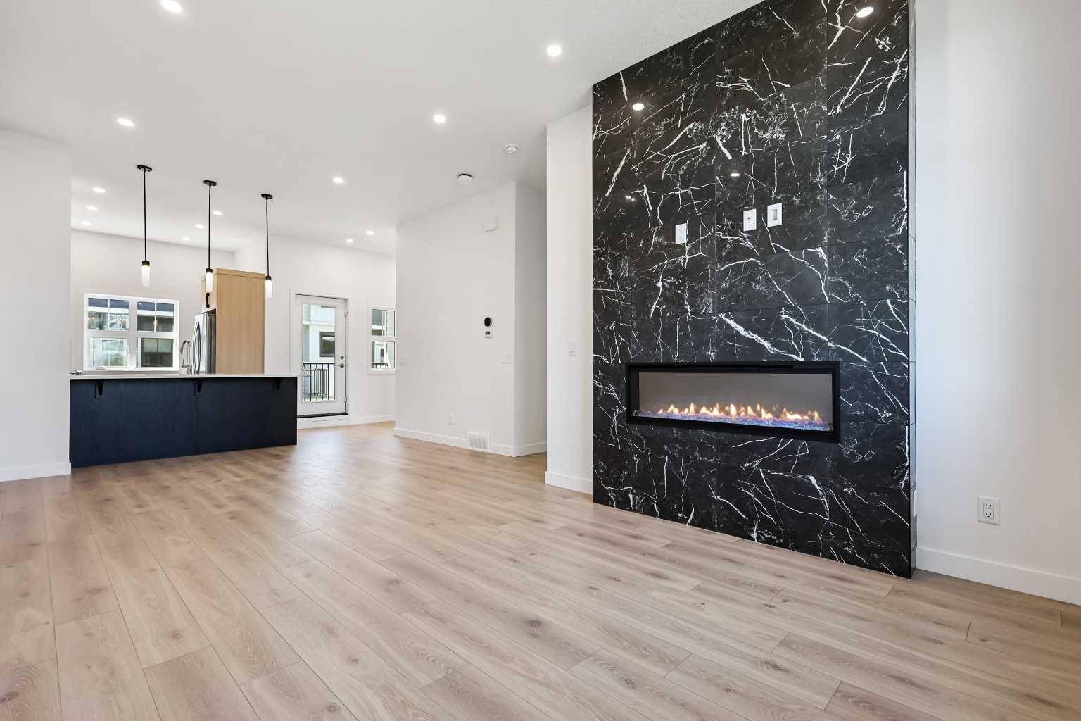 Calgary, AB T3M 3Y3,595 Mahogany RD Southeast #412