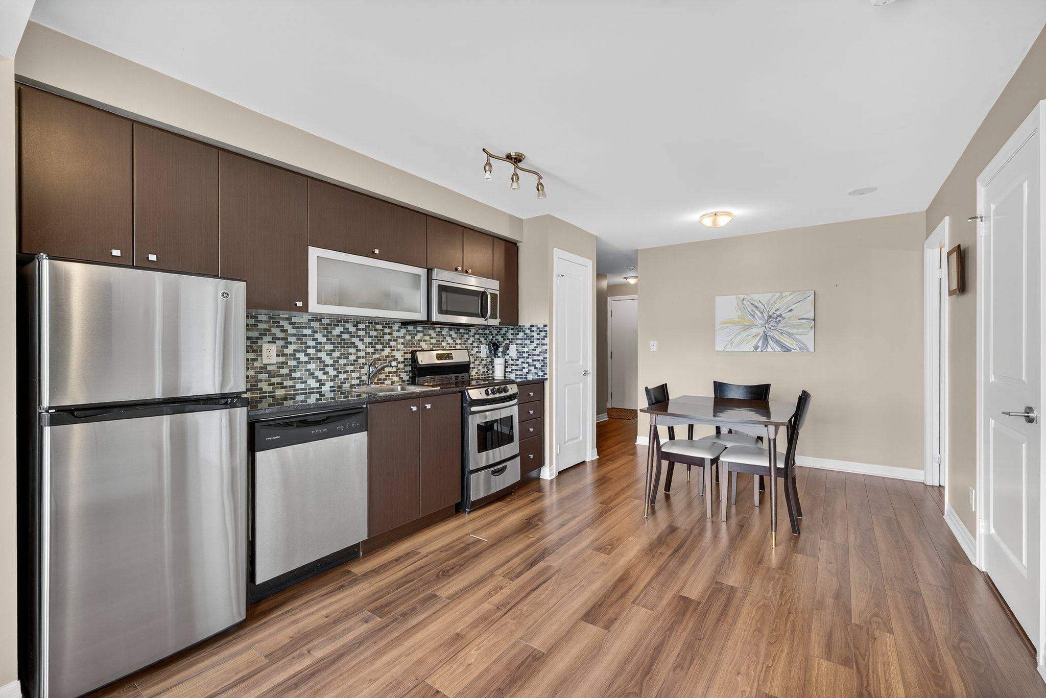 Toronto C15, ON M2J 0B3,2015 Sheppard AVE E #301