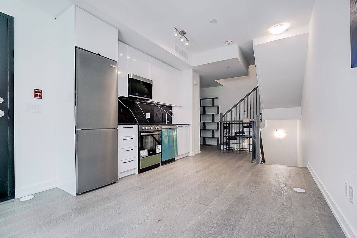 Toronto C06, ON M3H 0G2,851 Sheppard AVE W #TH28