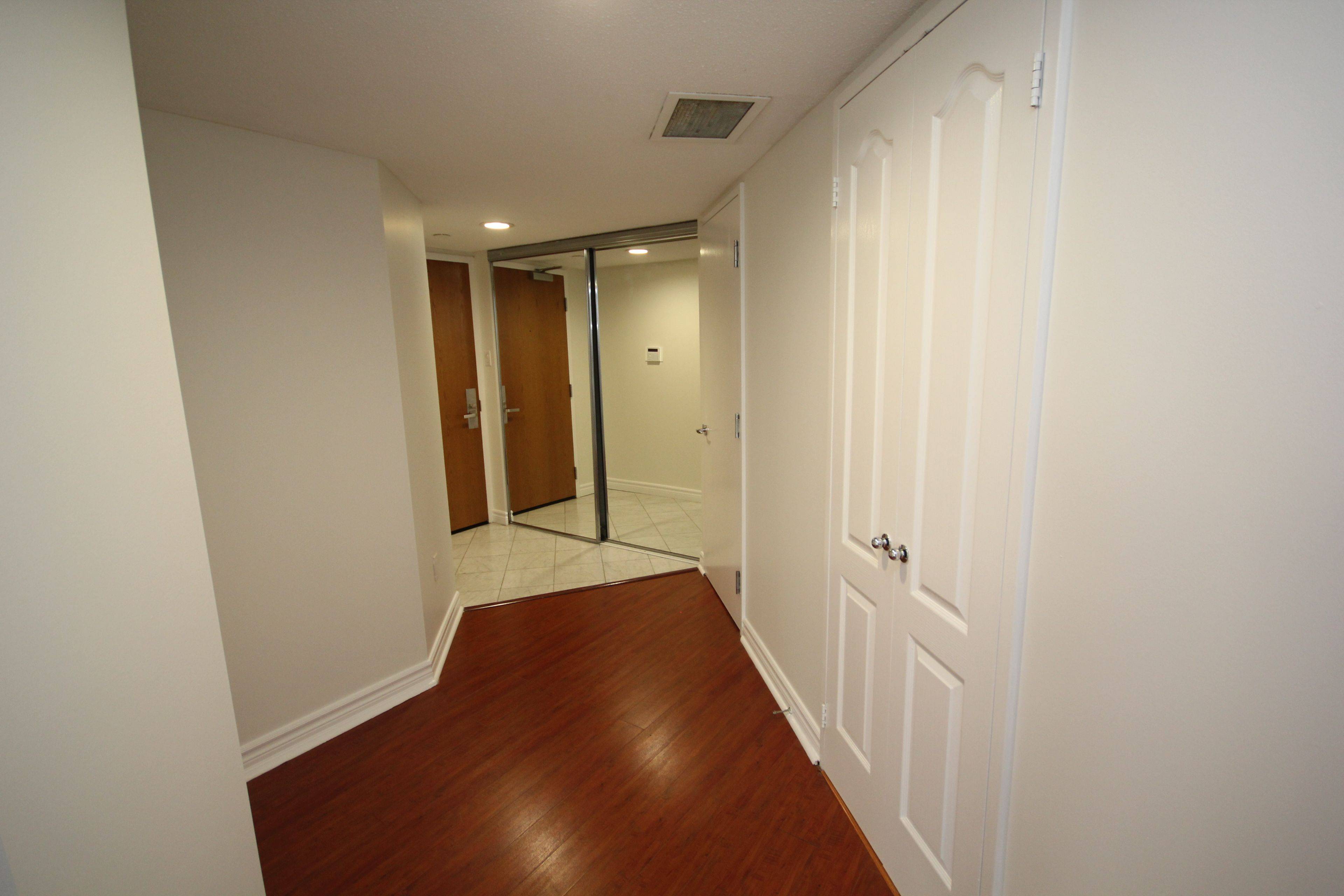 Toronto C01, ON M5G 2K5,38 Elm ST #1800