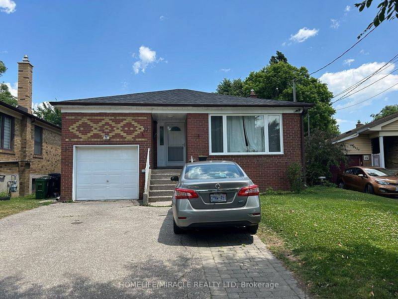 17 Montvale DR, Toronto E08, ON M1M 3E5