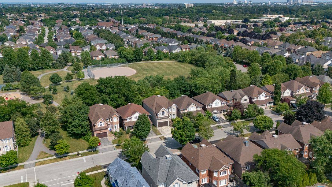 Ajax, ON L1T 4A8,29 Hester AVE