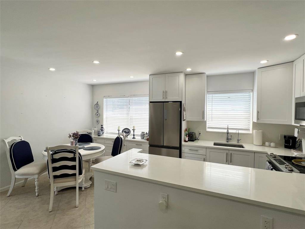 Deerfield Beach, FL 33442,548 Durham S #548