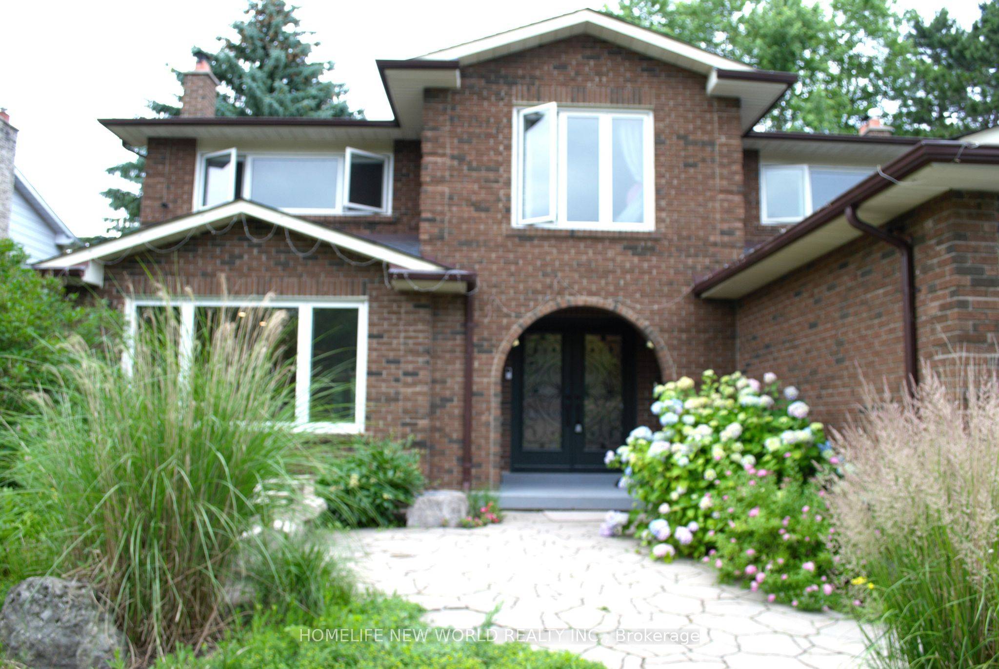 Markham, ON L3P 3T4,7 Jolyn CT