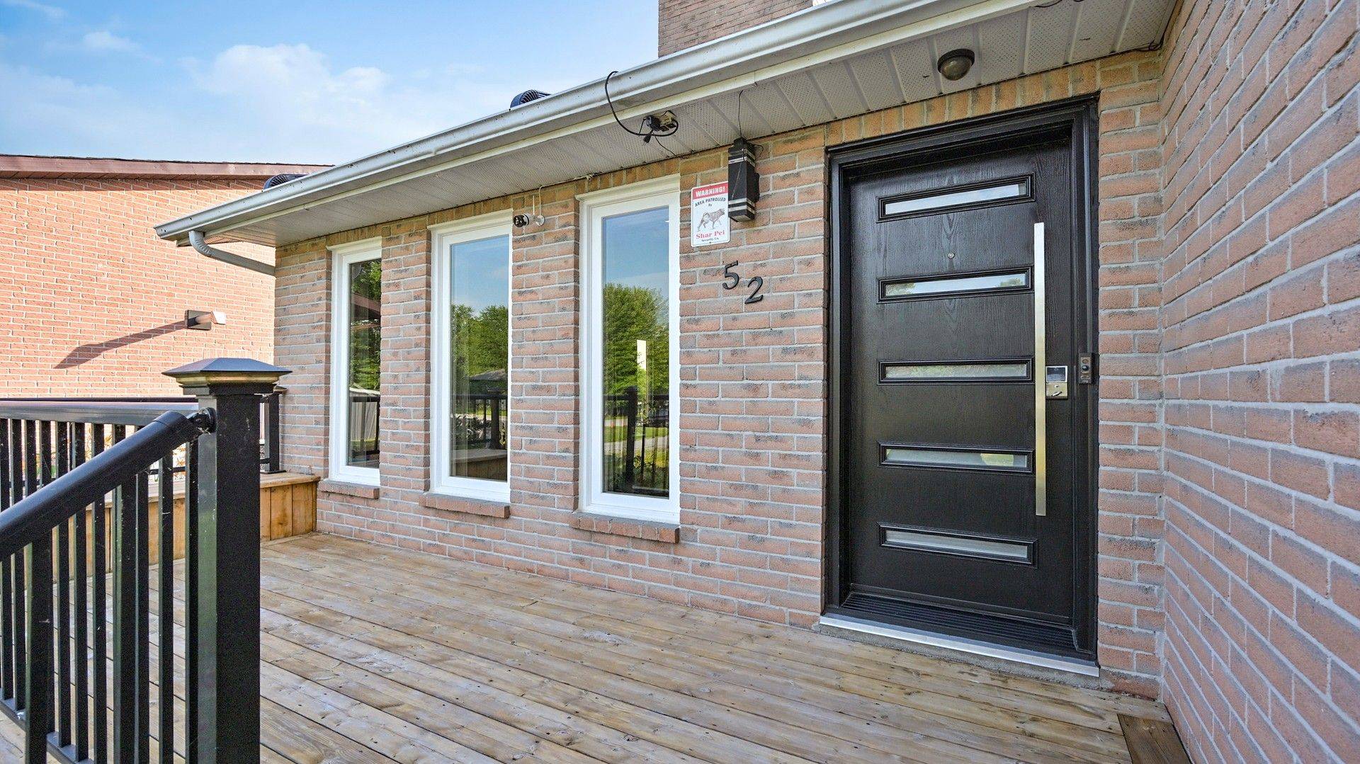Georgina, ON L0E 1N0,52 Riverside DR