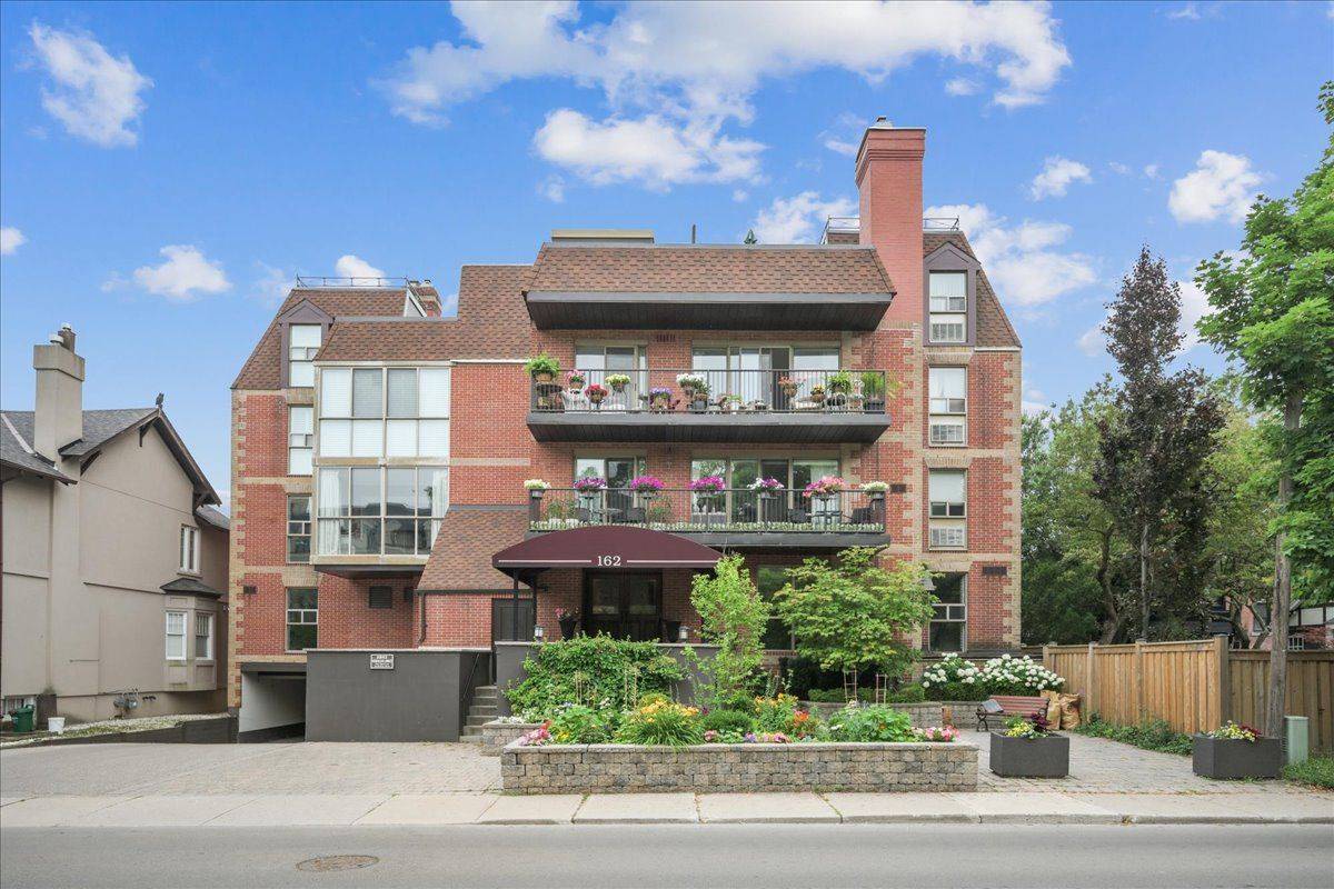 Oakville, ON L6J 3K9,162 Reynolds ST #202