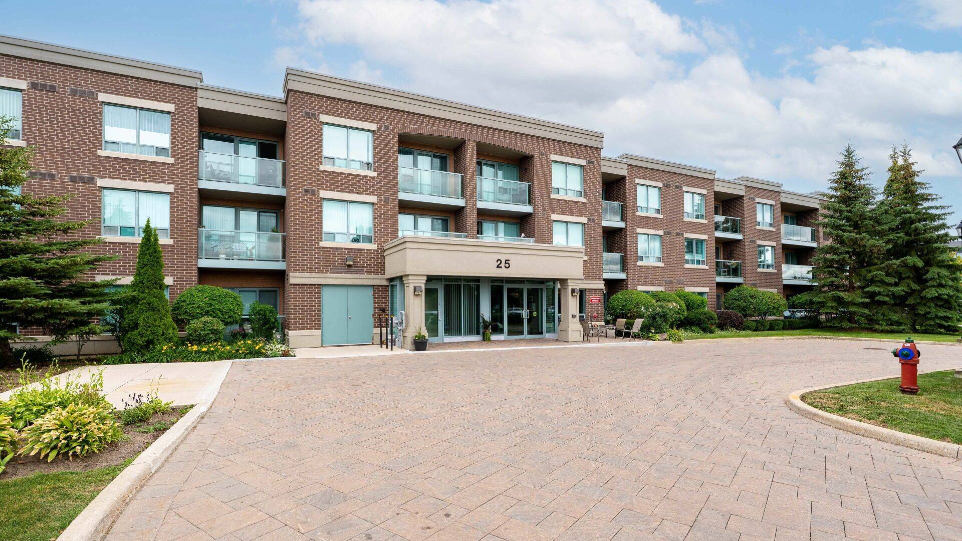 Brampton, ON L6R 3J8,25 Via Rosedale N/A #204