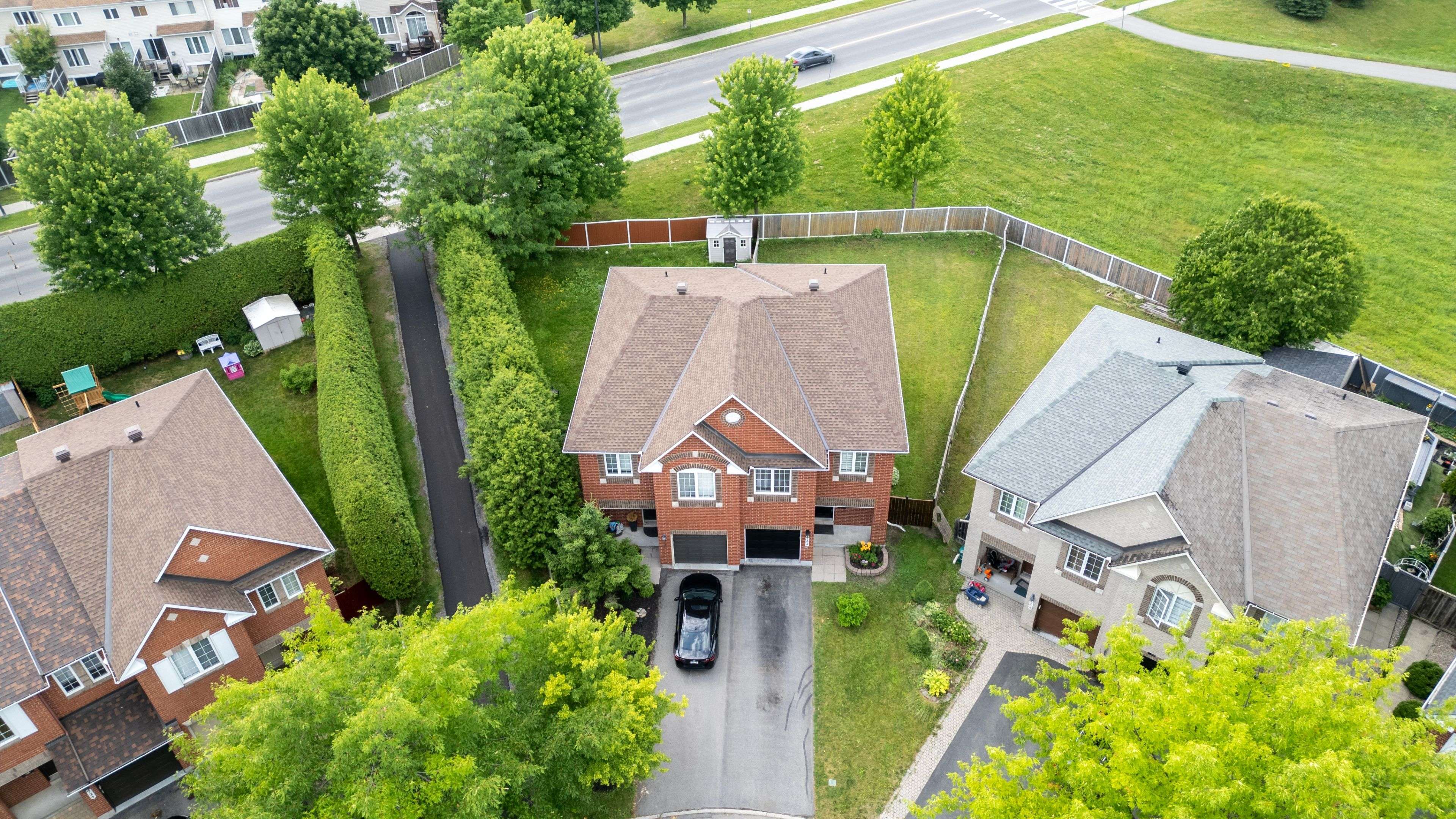 Orleans - Cumberland And Area, ON K4A 4V8,732 Carmella CRES