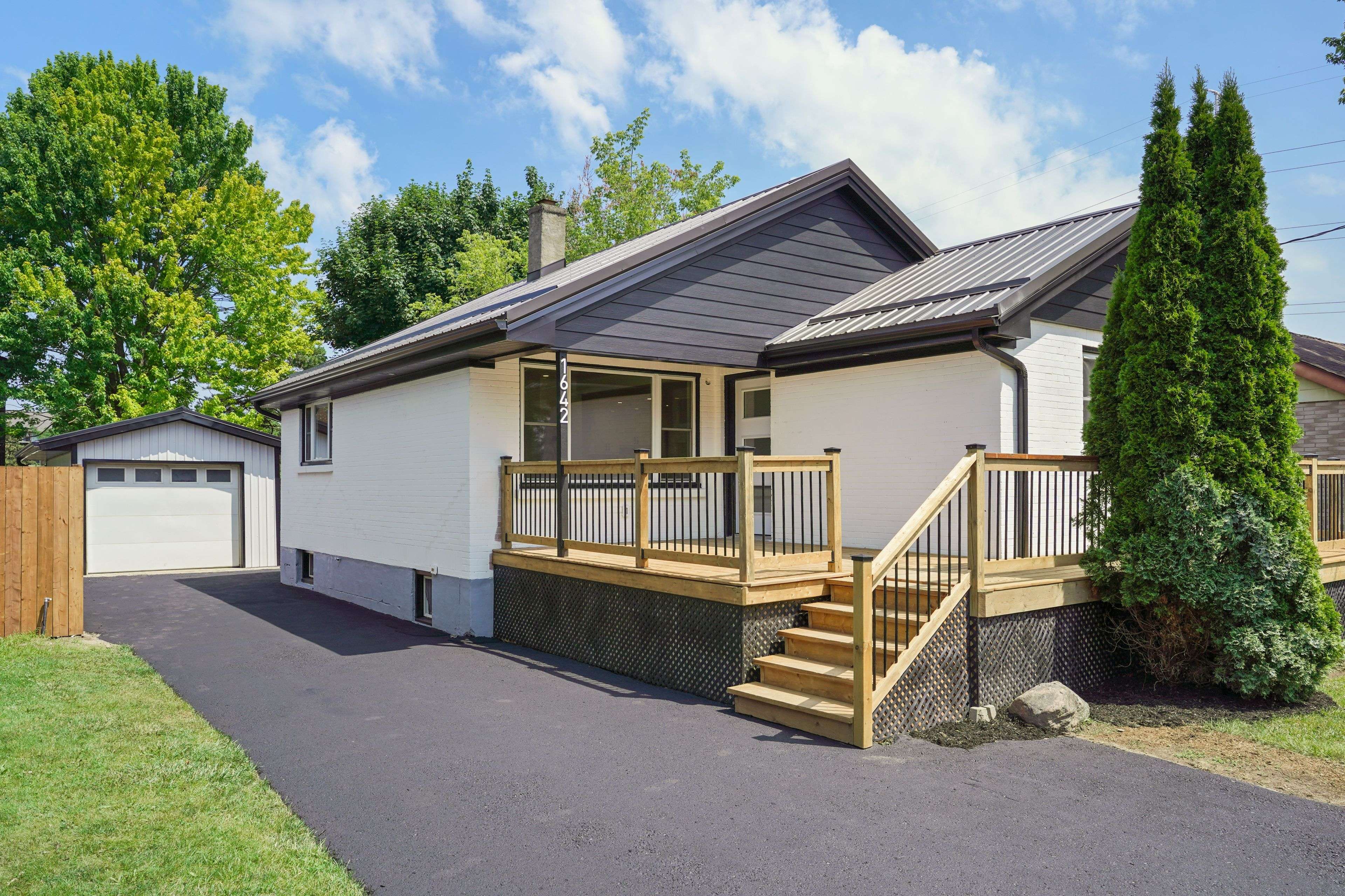 London East, ON N5V 1X4,1642 Mardell ST