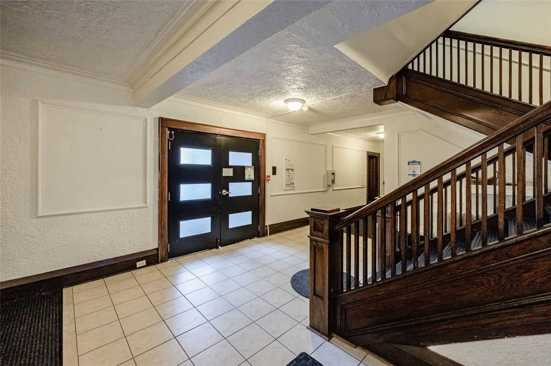 Hamilton, ON L8P 1B2,285 King ST #6