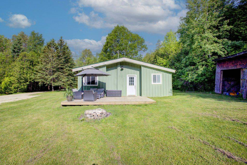 Wellington North, ON N0G 1A0,8667 Side Road 15 RD