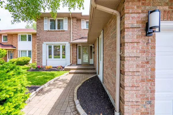 Pickering, ON L1V 3N9,1793 Parkside DR