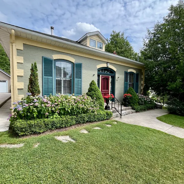 Stratford, ON N5A 2S5,21 Birmingham ST