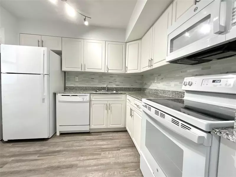9357 SW 77 Ave #65-407, Miami, FL 33156