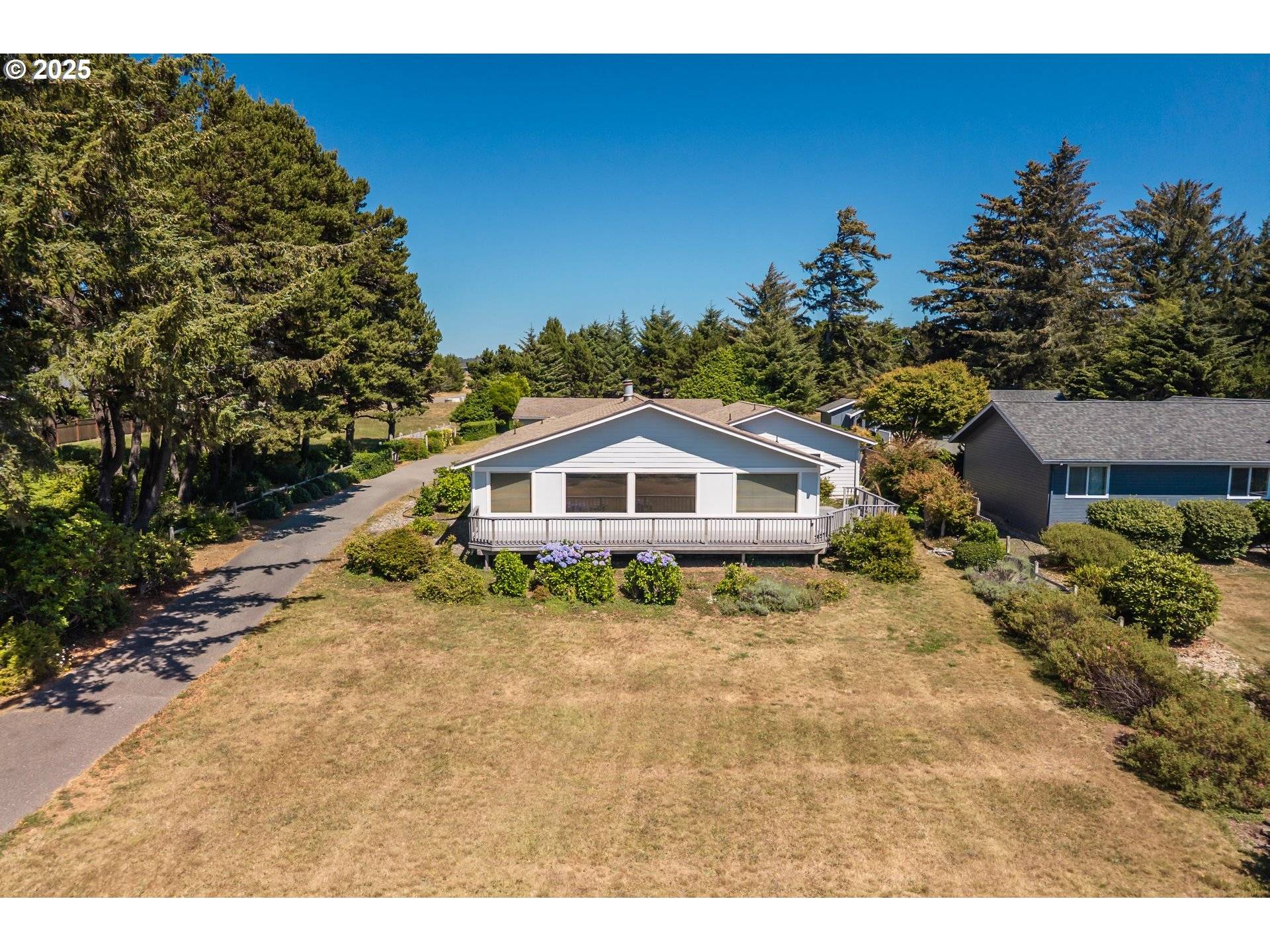 Bandon, OR 97411,3230 GOLF LINKS RD