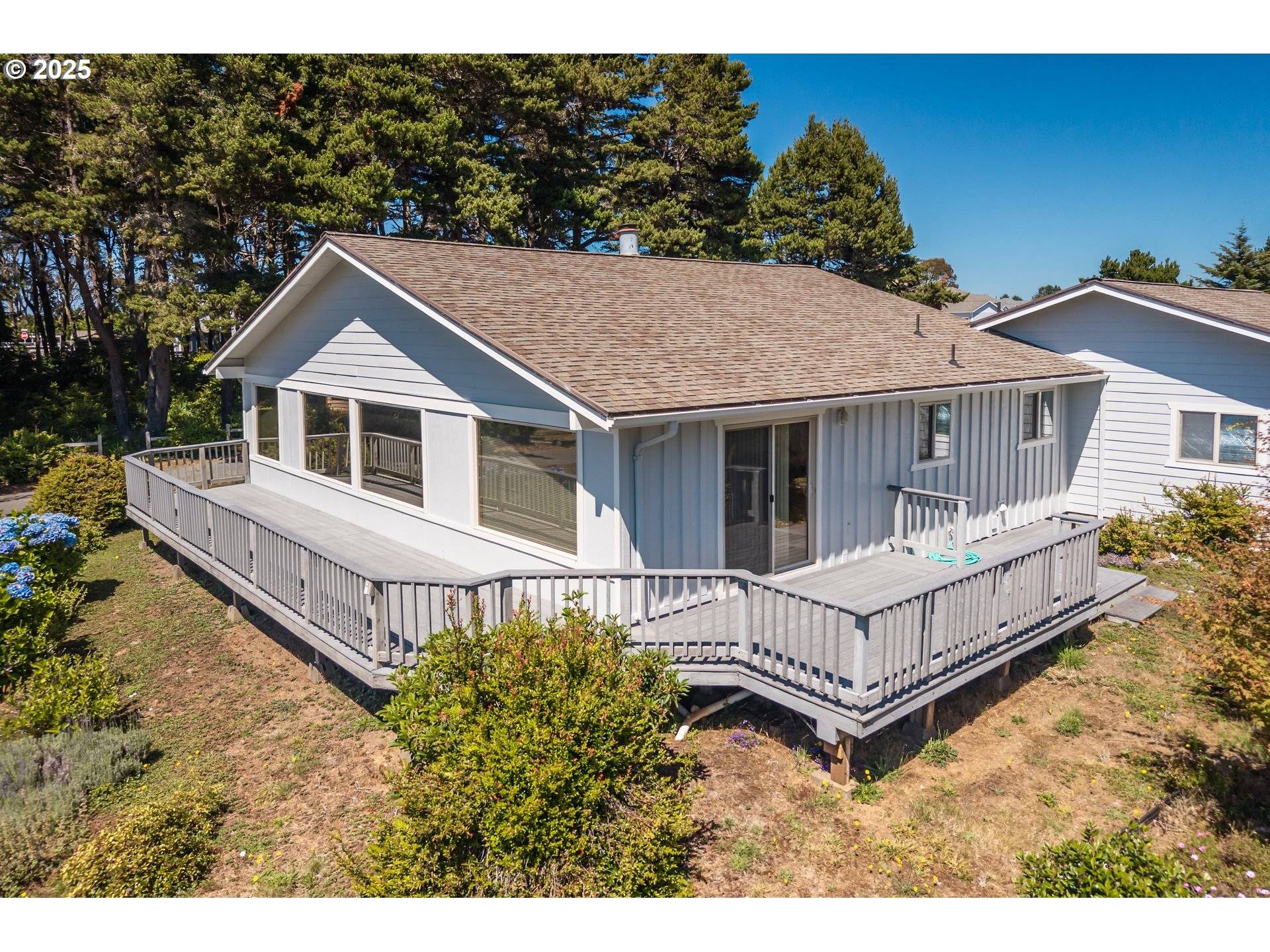 Bandon, OR 97411,3230 GOLF LINKS RD