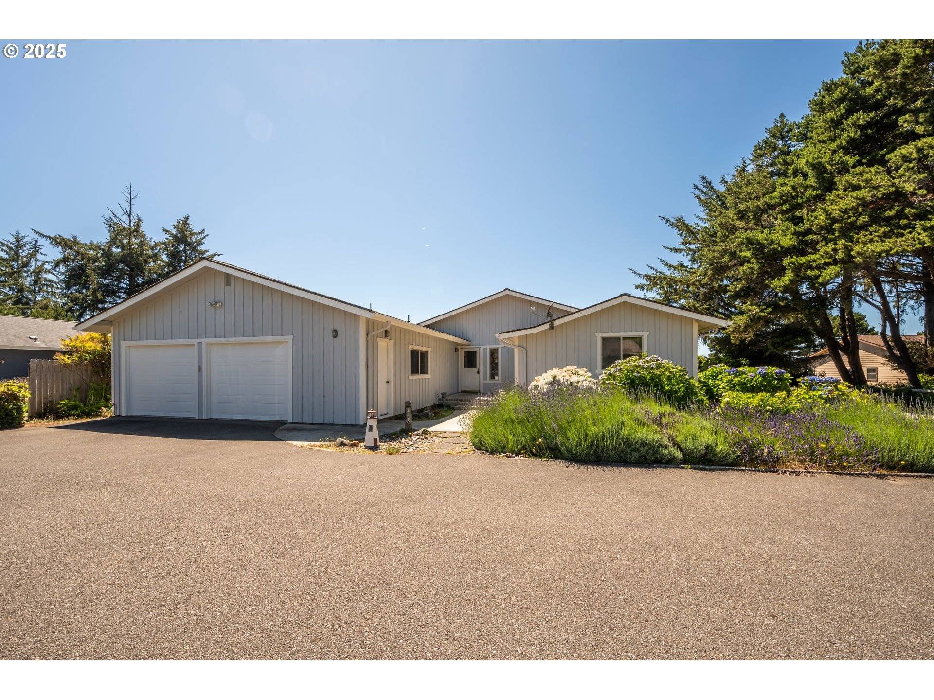 Bandon, OR 97411,3230 GOLF LINKS RD