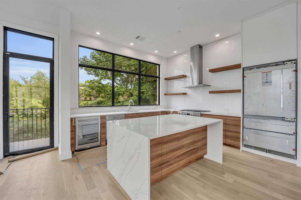 610 N Oak Cliff Boulevard #301, Dallas, TX 75208