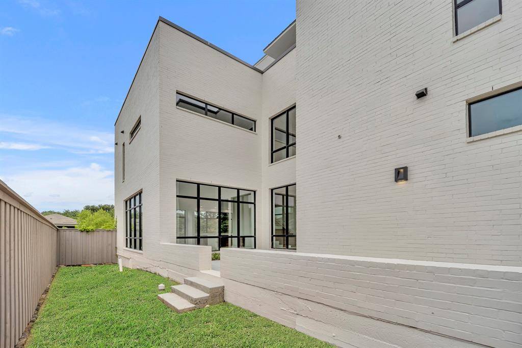Dallas, TX 75208,610 N Oak Cliff Boulevard #301