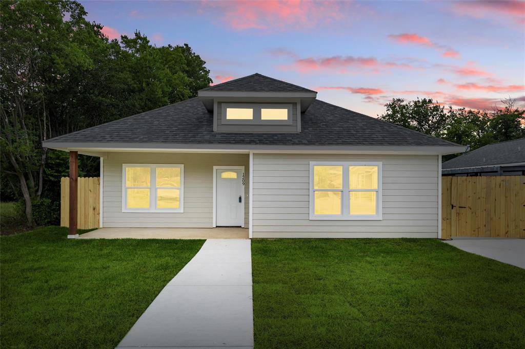 1209 E Annie Street, Fort Worth, TX 76104