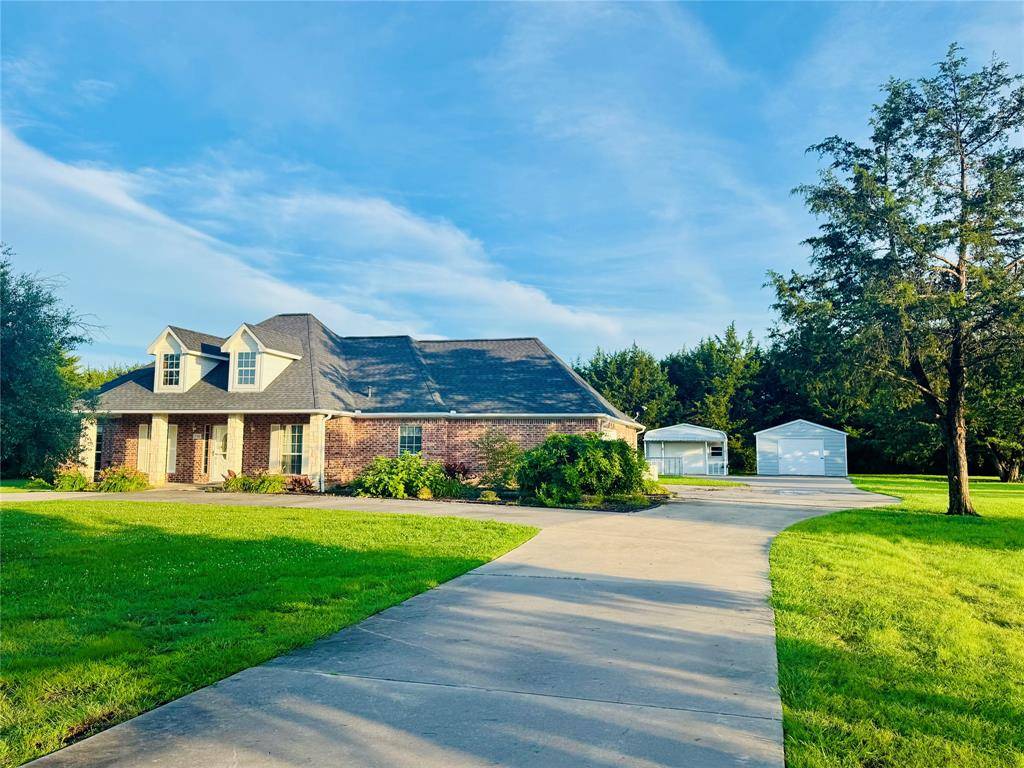 Bonham, TX 75418,395 County Road 1451