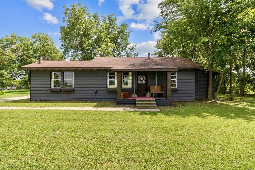 601 E San Saba Street, Wortham, TX 76693