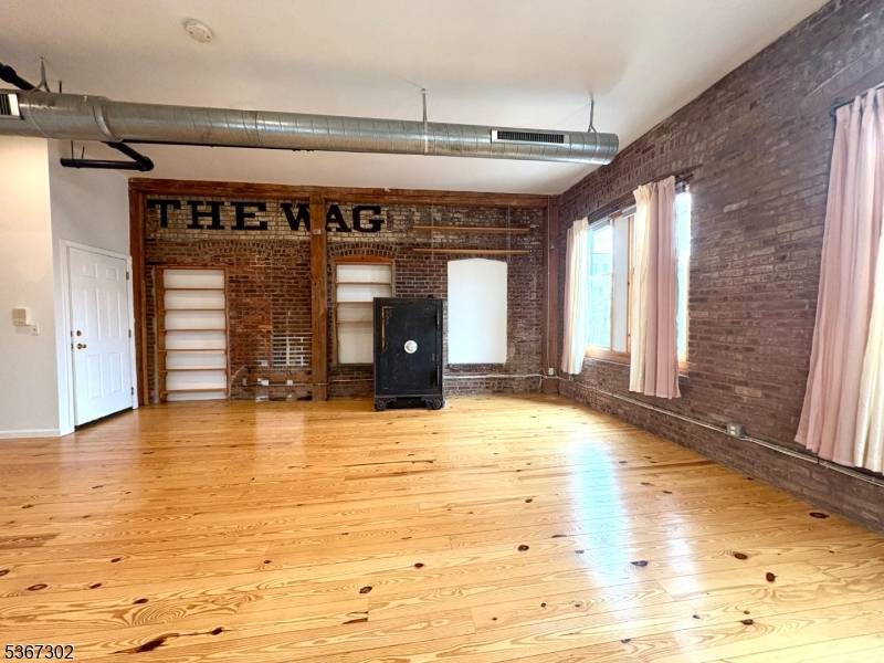 Newark City, NJ 07102,9-11 Crawford St #7