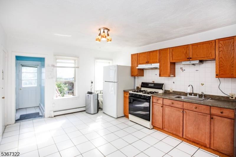 Hawthorne Boro, NJ 07506,50 Westervelt Ave #1