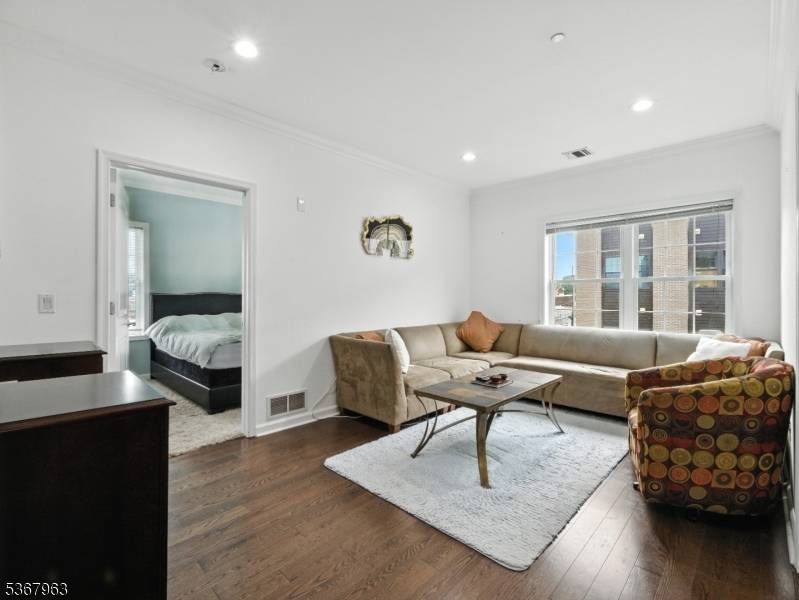 5808 Washington St #406A, West New York Town, NJ 07093