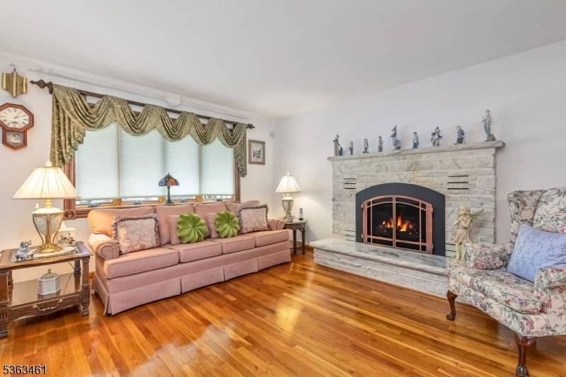 Linden City, NJ 07036,715 Riverbend Rd